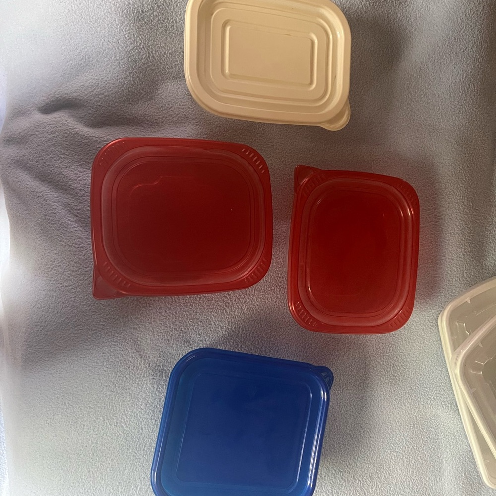 Bundle plastic containers - Picture 11 of 14